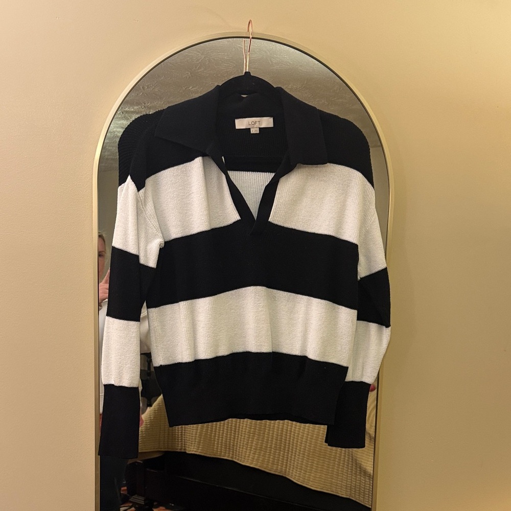 LOFT Women's V-Neck Sweater with collar in Black and White